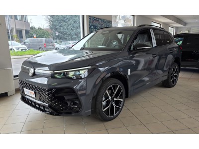 Volkswagen Tiguan R-Line Plus 1.5 eTSI 150 CV DSG Volkswagen Tiguan R-Line Plus 1.5 eTSI 150 CV DSG